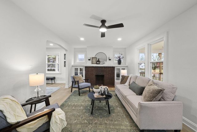 2712 Eakin Road, Columbus, OH 43204