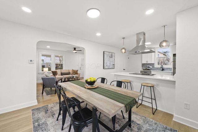 2712 Eakin Road, Columbus, OH 43204