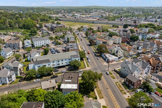 305 Parrott Avenue, Bridgeport, CT 06606