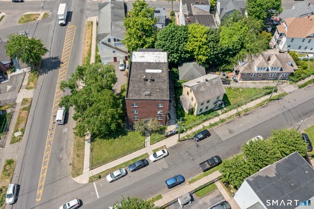 305 Parrott Avenue, Bridgeport, CT 06606