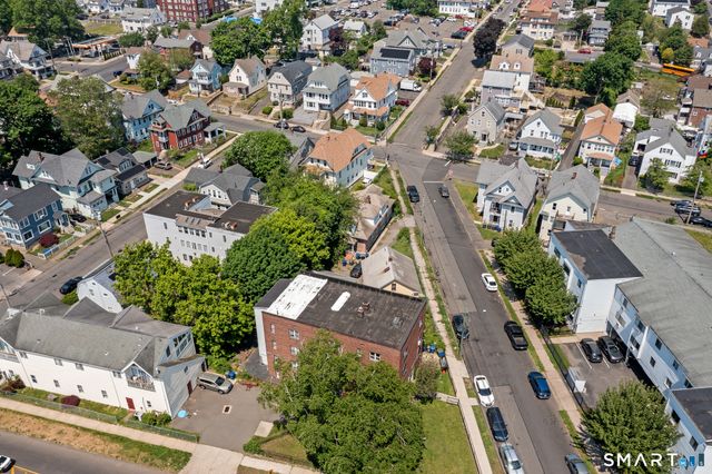 305 Parrott Avenue, Bridgeport, CT 06606