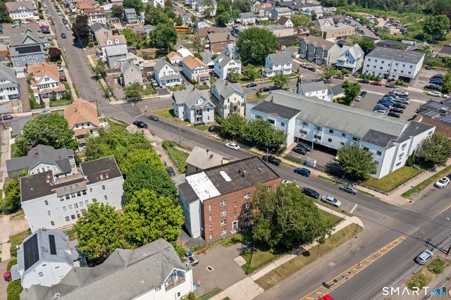 305 Parrott Avenue, Bridgeport, CT 06606
