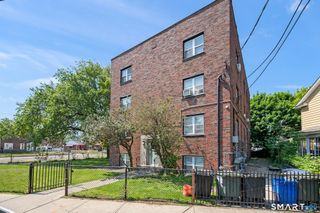 305 Parrott Avenue, Bridgeport, CT 06606