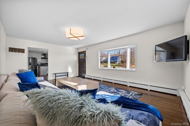 44 Oakridge Road, North Salem, NY 10560