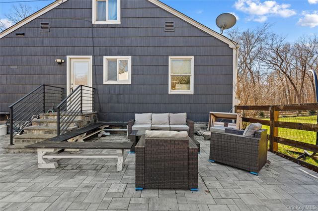 44 Oakridge Road, North Salem, NY 10560