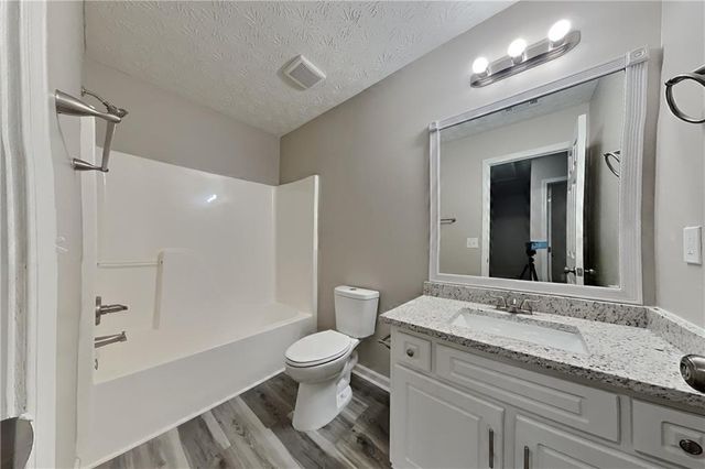 275 Grayson Manor Drive, Loganville, GA 30052