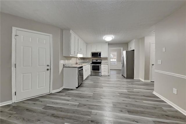 275 Grayson Manor Drive, Loganville, GA 30052