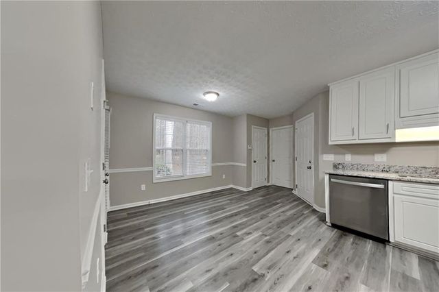 275 Grayson Manor Drive, Loganville, GA 30052