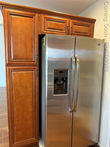 252 Shore Brook Lane, Walled Lake, MI 48390