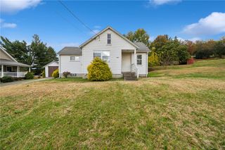 3425 Garvers Ferry Rd, Lower Burrell, PA 15068
