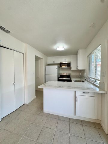 43 Omaha Ct, Sacramento, CA 95823