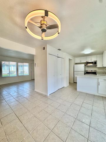 43 Omaha Ct, Sacramento, CA 95823