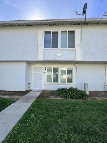 43 Omaha Ct, Sacramento, CA 95823