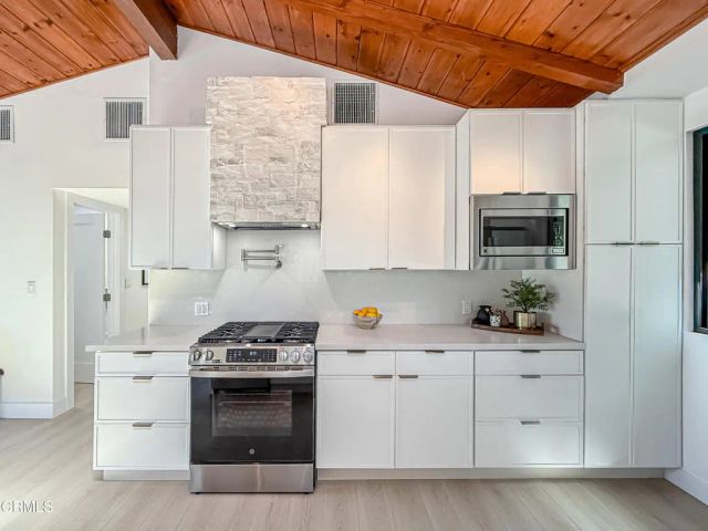 20930 Almazan Road, Woodland Hills, CA 91364