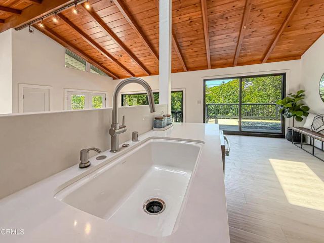 20930 Almazan Road, Woodland Hills, CA 91364