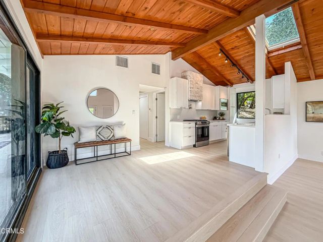 20930 Almazan Road, Woodland Hills, CA 91364