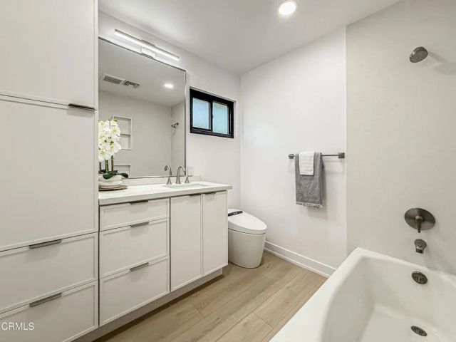 20930 Almazan Road, Woodland Hills, CA 91364