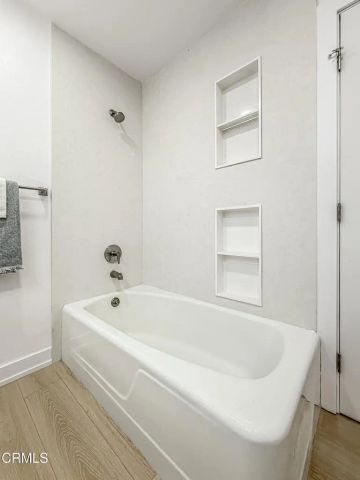 20930 Almazan Road, Woodland Hills, CA 91364