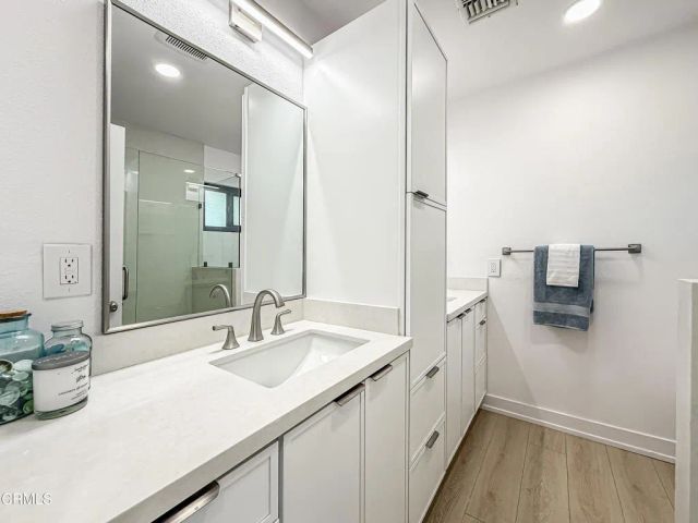 20930 Almazan Road, Woodland Hills, CA 91364