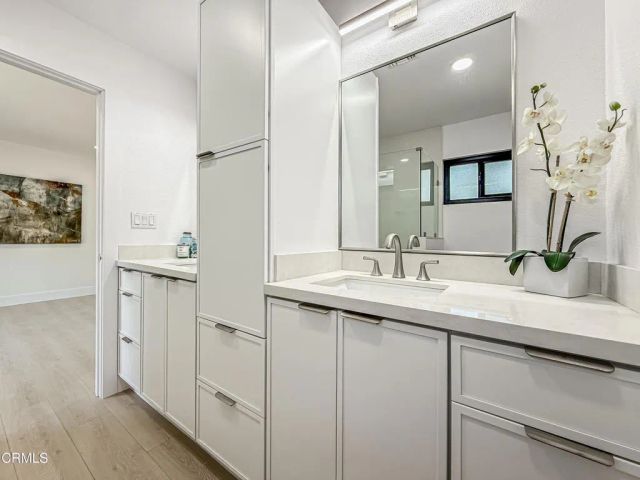 20930 Almazan Road, Woodland Hills, CA 91364