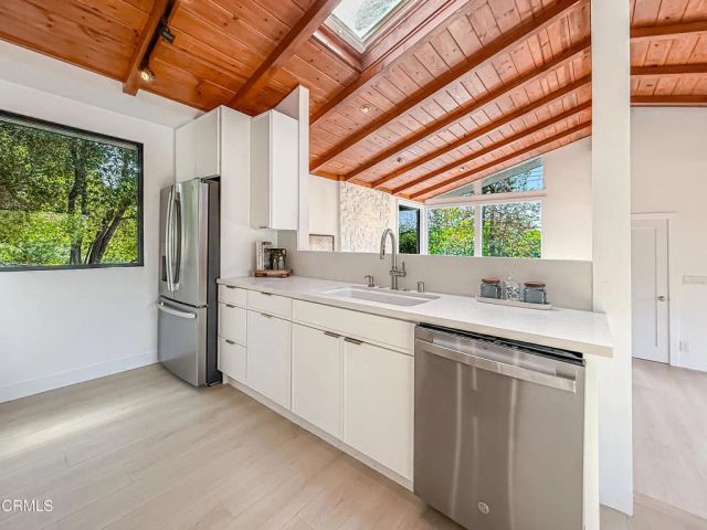 20930 Almazan Road, Woodland Hills, CA 91364