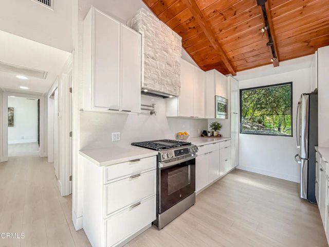 20930 Almazan Road, Woodland Hills, CA 91364