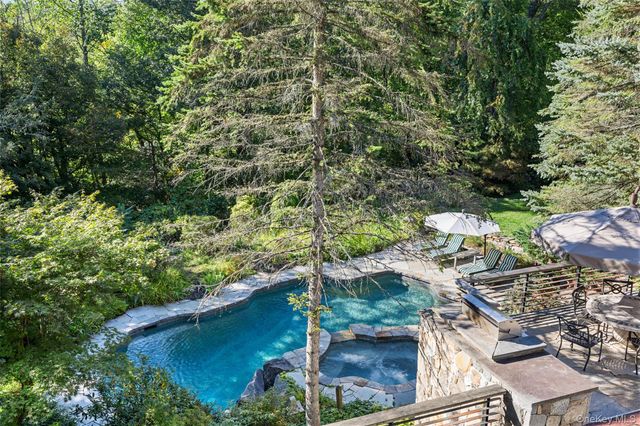 12 Bishop Park Road, Pound Ridge, NY 10576