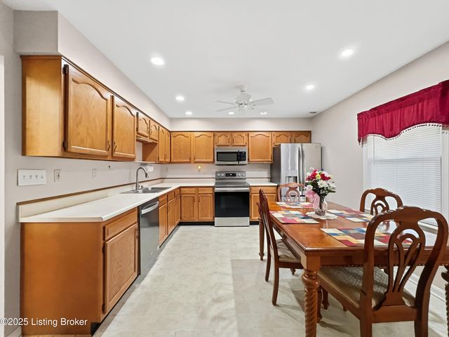 10709 Grecian Rd, Louisville, KY 40272