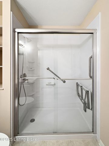 10709 Grecian Rd, Louisville, KY 40272