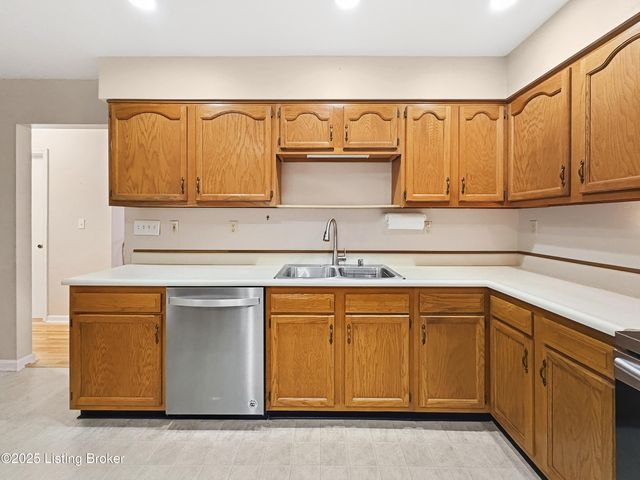 10709 Grecian Rd, Louisville, KY 40272