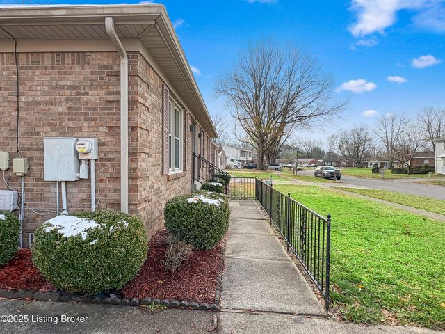 10709 Grecian Rd, Louisville, KY 40272