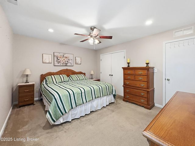 10709 Grecian Rd, Louisville, KY 40272