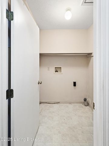 10709 Grecian Rd, Louisville, KY 40272