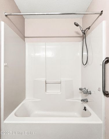 10709 Grecian Rd, Louisville, KY 40272