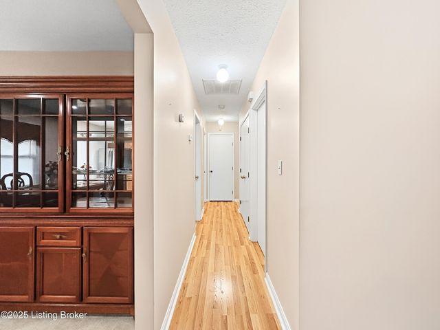 10709 Grecian Rd, Louisville, KY 40272