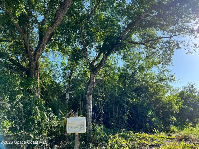 8965 100th Avenue, Vero Beach, FL 32967