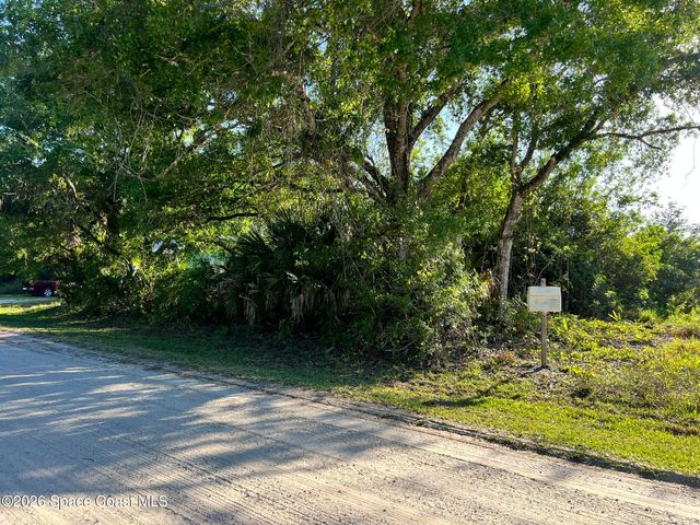 8965 100th Avenue, Vero Beach, FL 32967