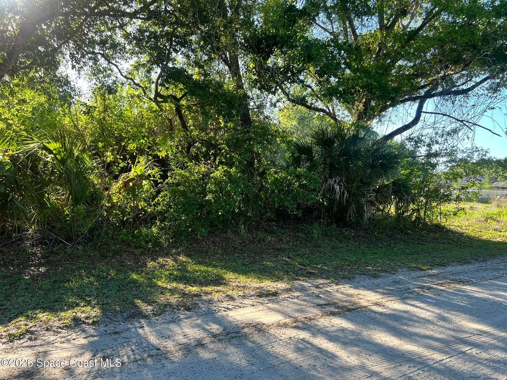 8965 100th Avenue, Vero Beach, FL 32967
