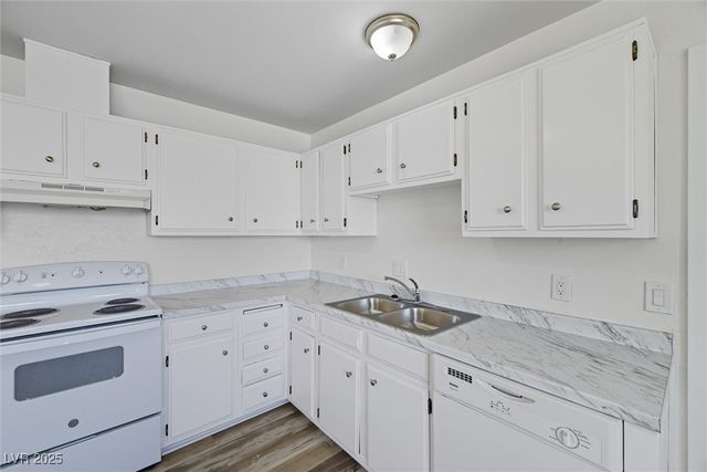 2710 South Rainbow Avenue, Pahrump, NV 89048