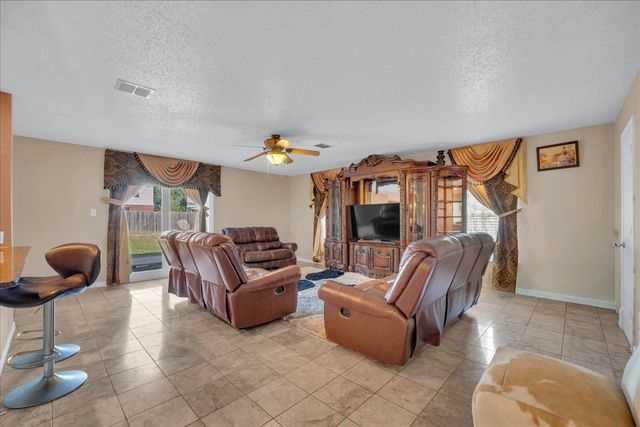 6610 Beryl Drive, Arlington, TX 76002