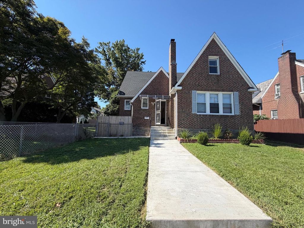 1320 BRIGHTON ST, PHILADELPHIA, PA 19111 — exterior
