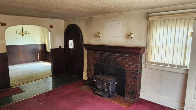 21 Marple Road, Poughkeepsie, NY 12603