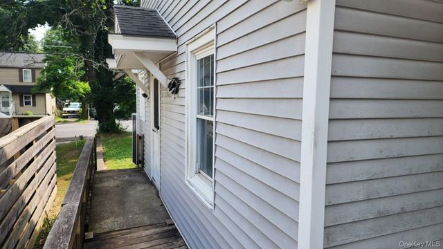 21 Marple Road, Poughkeepsie, NY 12603