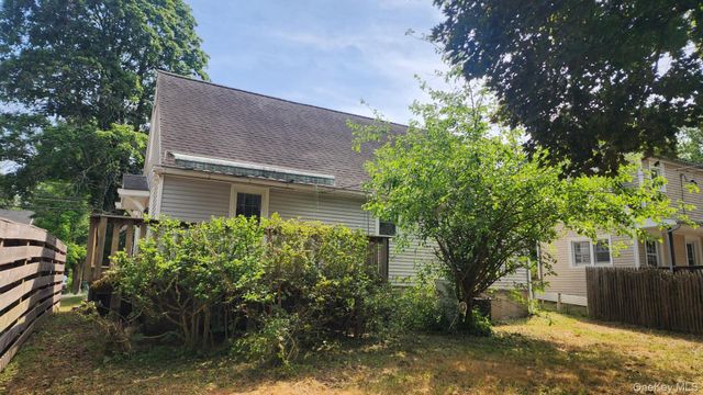 21 Marple Road, Poughkeepsie, NY 12603