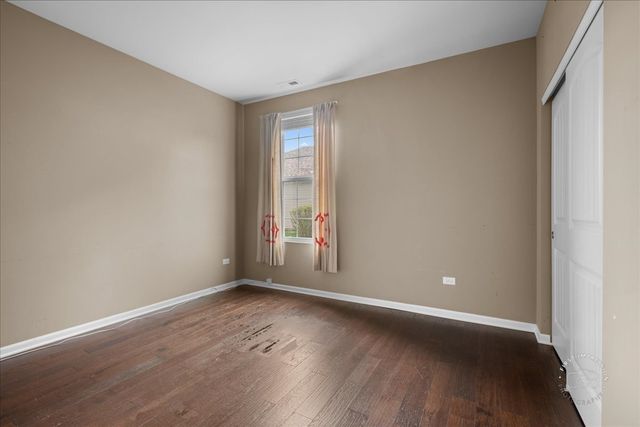 2850 Stoney Creek Drive, Elgin, IL 60124