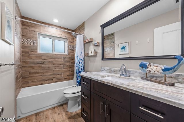 2439 Ephraim AVE, Fort Myers, FL 33907