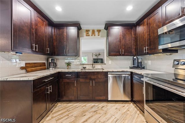 2439 Ephraim AVE, Fort Myers, FL 33907