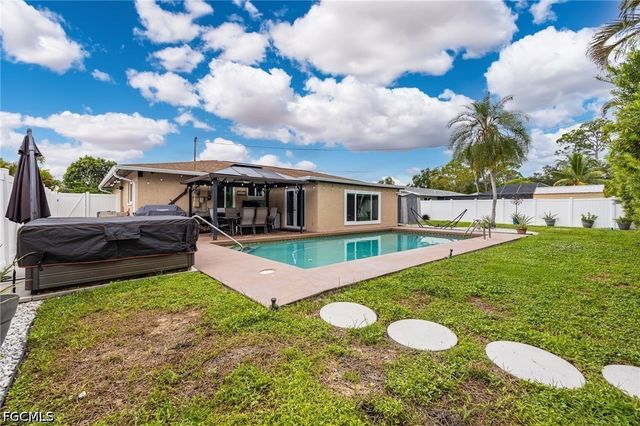 2439 Ephraim AVE, Fort Myers, FL 33907