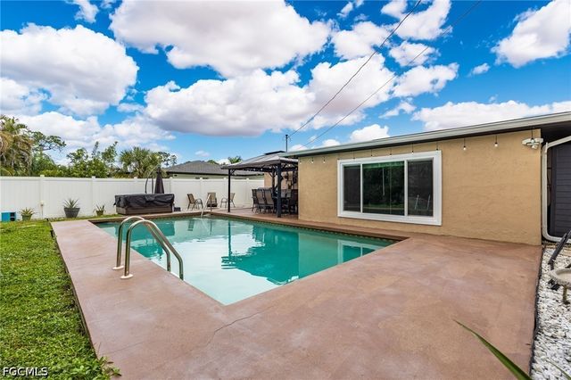 2439 Ephraim AVE, Fort Myers, FL 33907