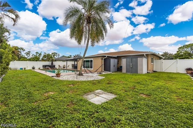 2439 Ephraim AVE, Fort Myers, FL 33907